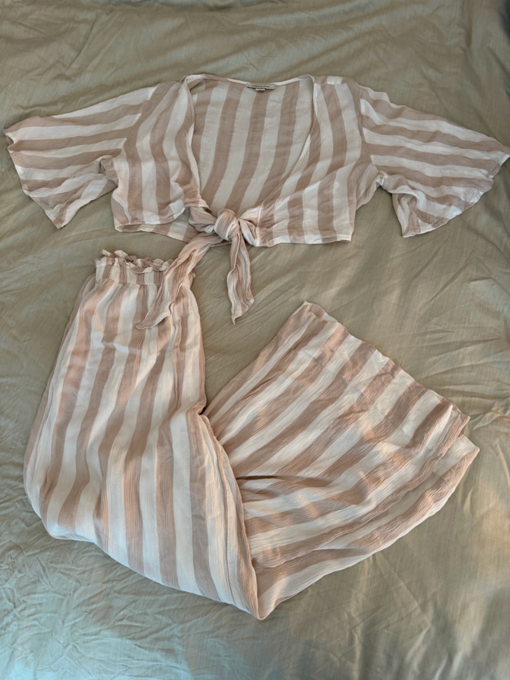 American Eagle Striped Lightweight Two-Piece Set in Tan and Cream Size Medium - Picture 6 of 6
